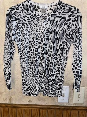Gray & black animal print cach’e cardigan sweater (xs)(nwt)